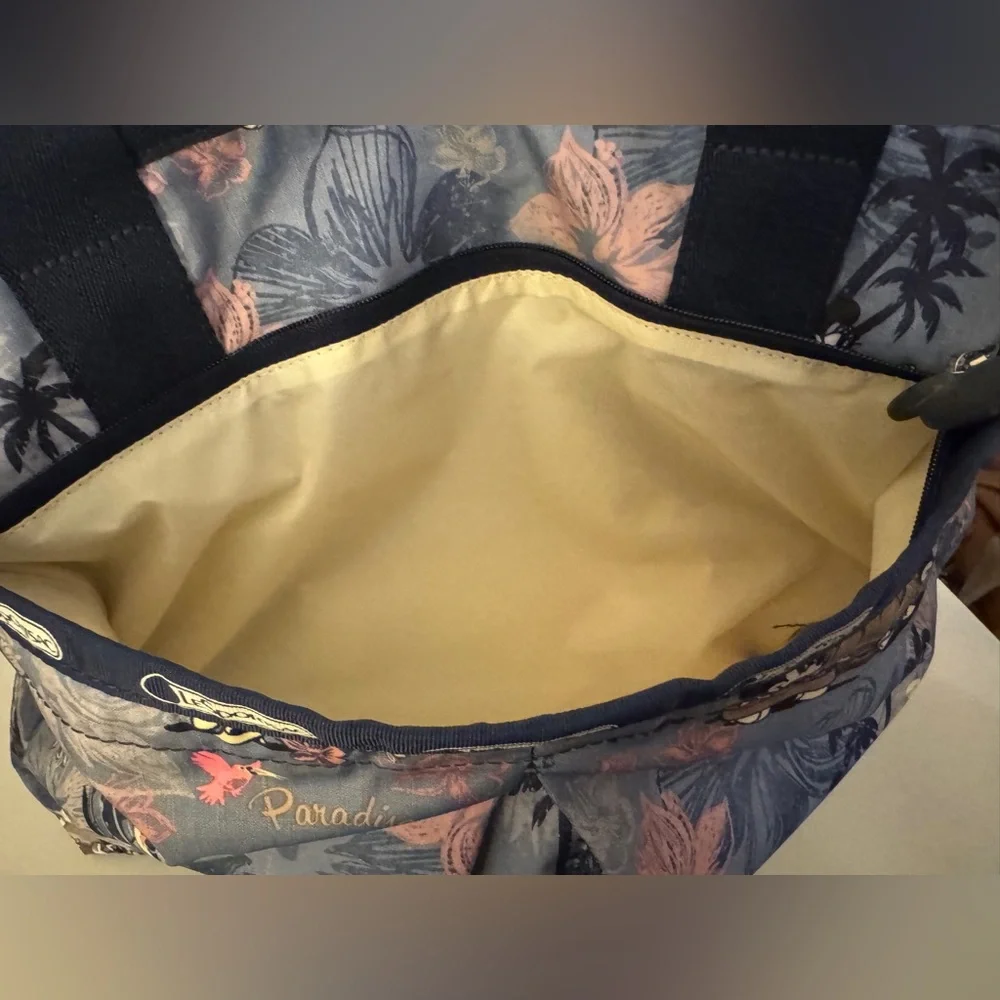 Lesportsac Disney Baby Bag/Tote/Crossbody Like new condition